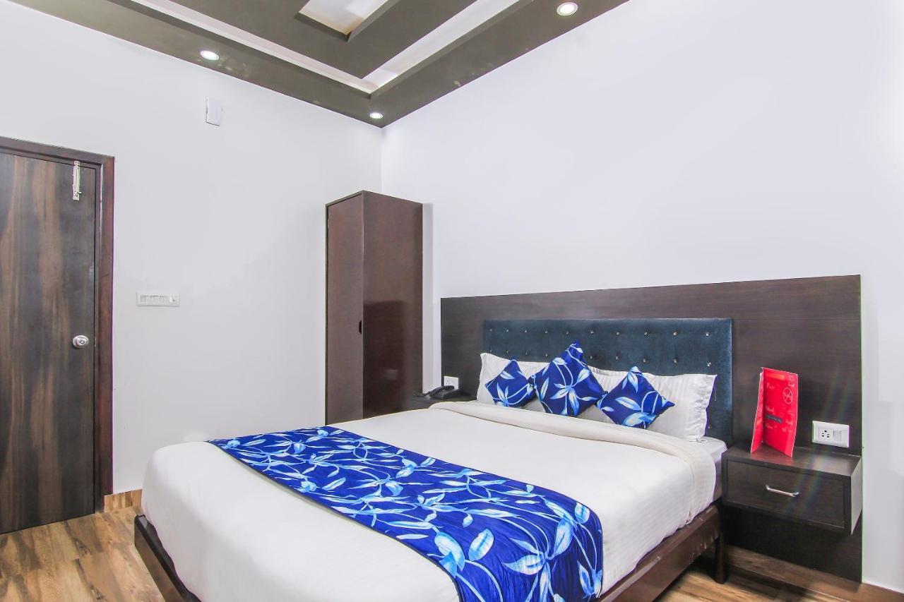 Oyo 6780 Hotel Shiva Grand Chinhat Экстерьер фото